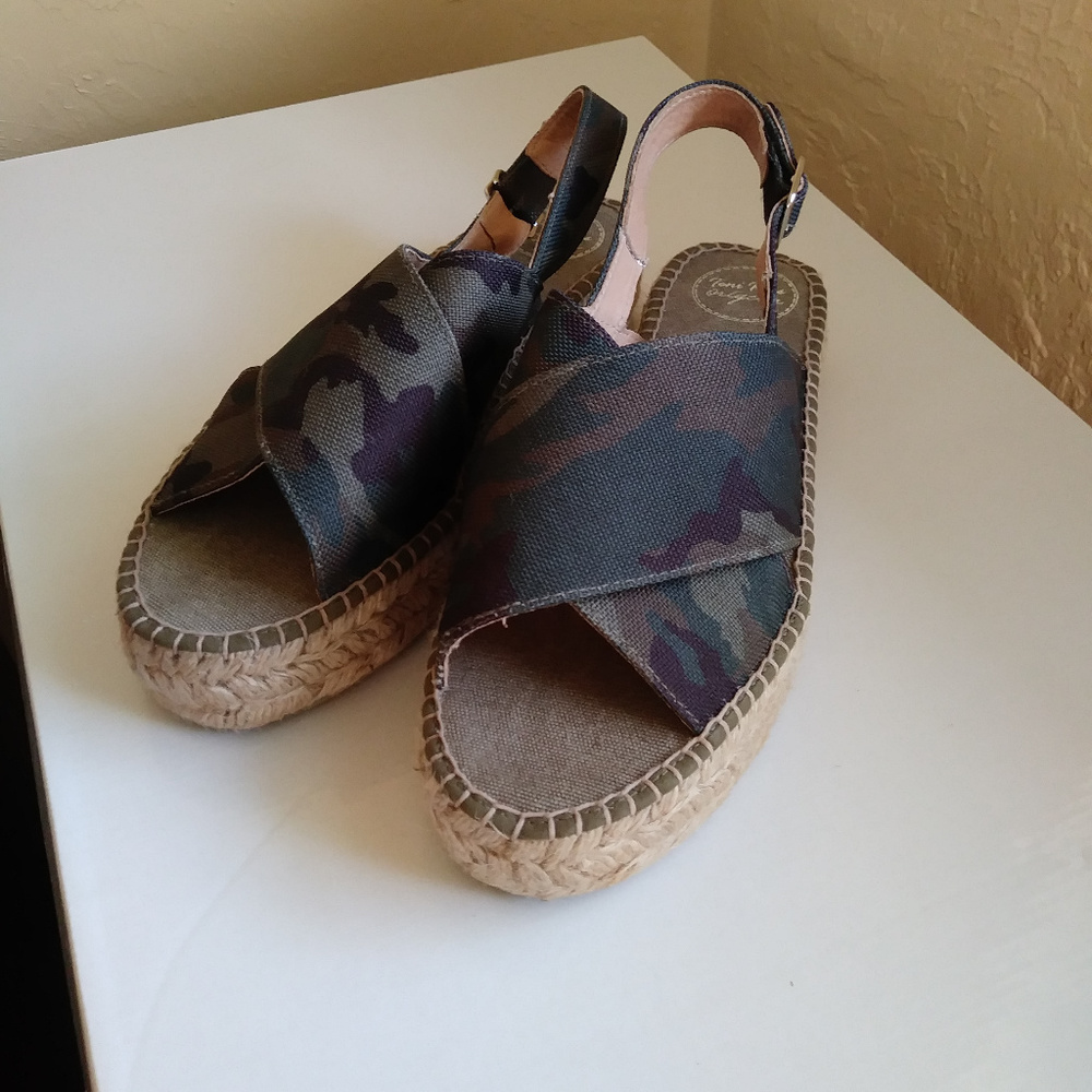 NWOT Toni Pons Origens Camouflage Espadrilles